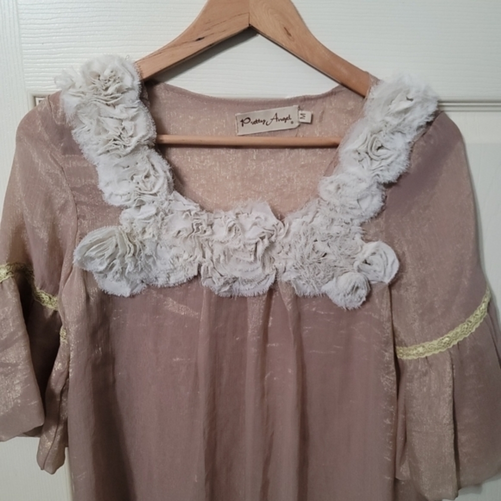 Pretty Angel Tan/Gold Silk Blend Short Flutter Sleeve‎ Floral  Top Women’s M - Picture 2 of 11